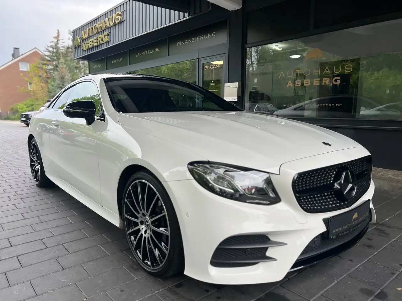Mercedes-Benz E 300