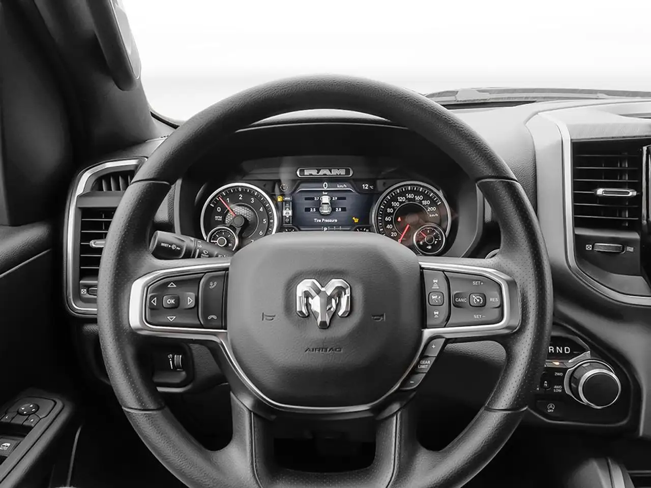 RAM 1500 снимка RAM 1500