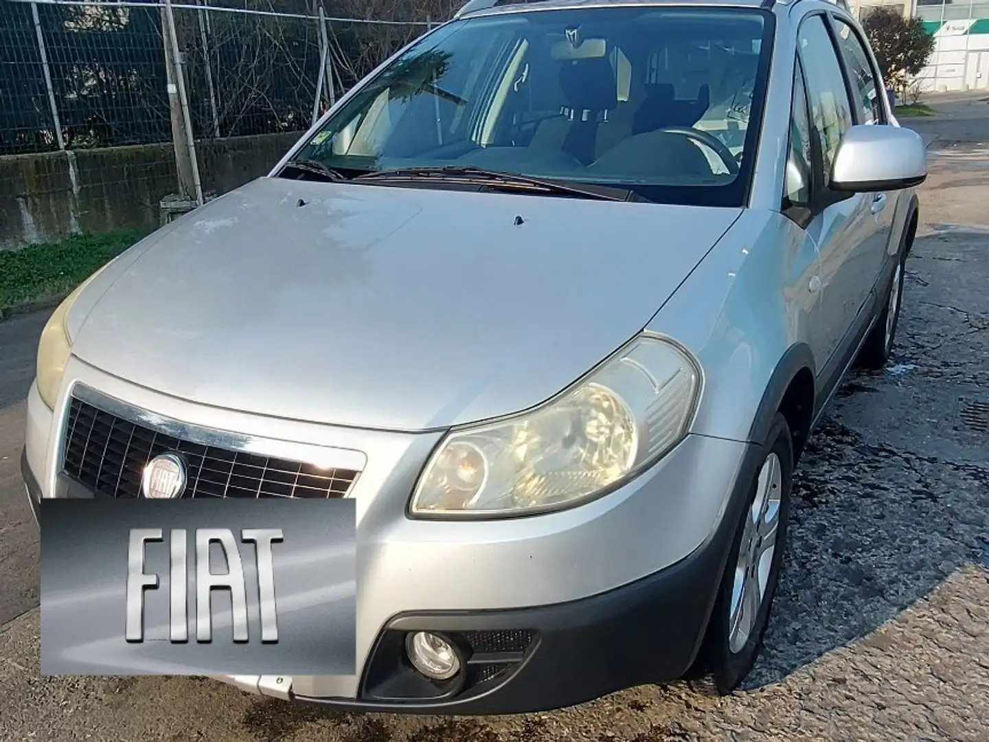 Fiat Sedici 1.6 16v Dynamic 4x4 107cv Srebrny - 1