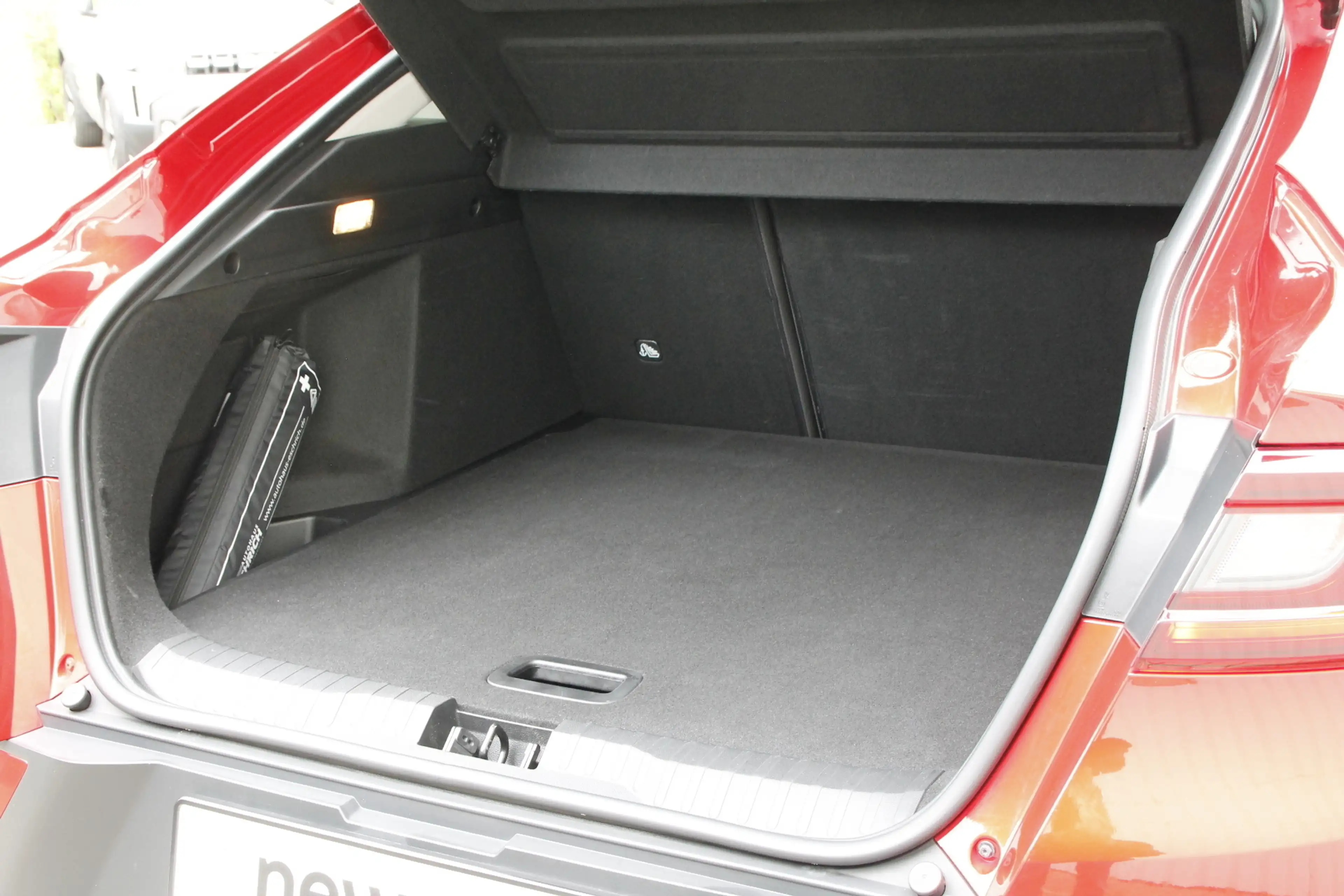 Renault Arkana INTENS TCe 140 EDC — photo 20