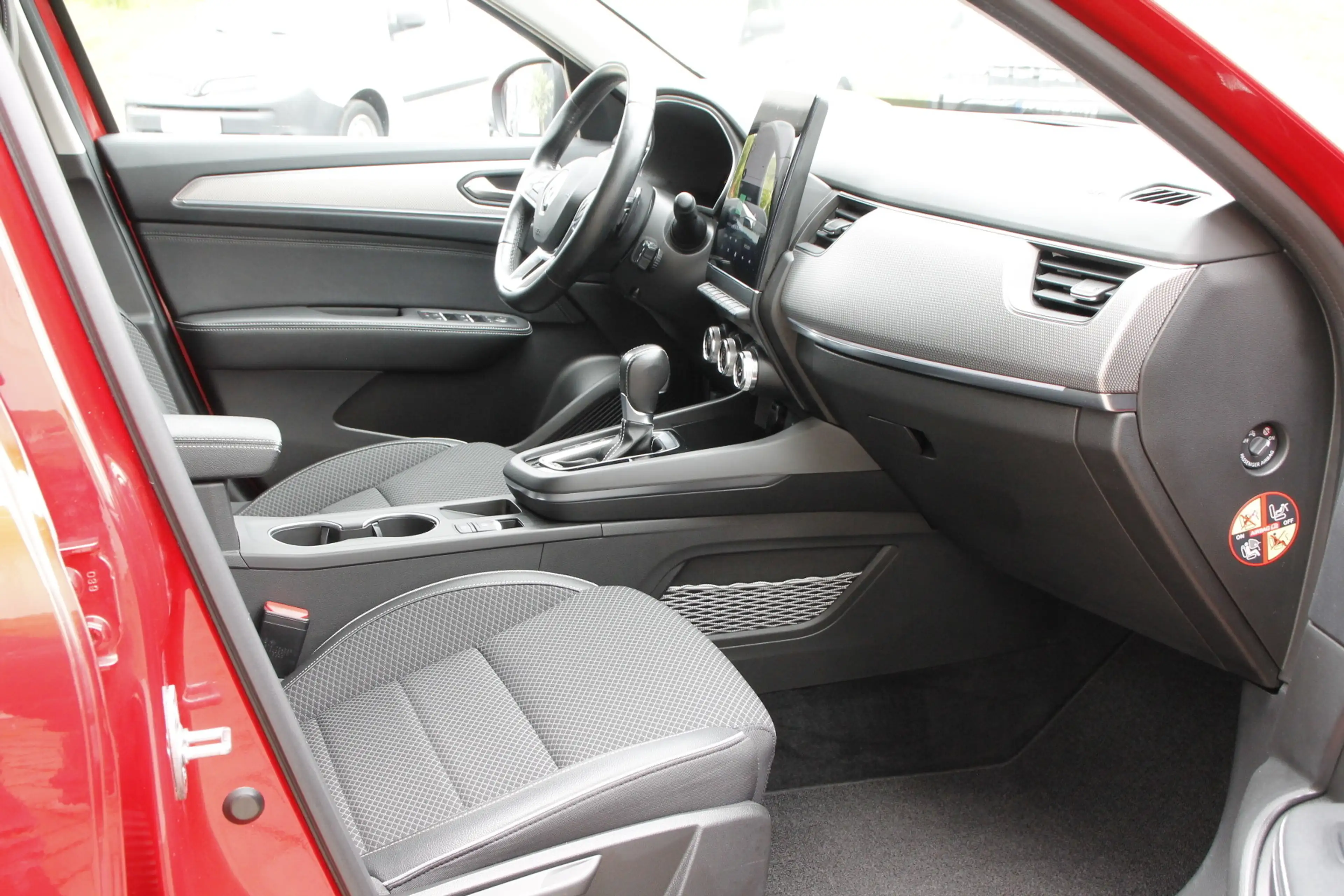 Renault Arkana INTENS TCe 140 EDC — photo 16