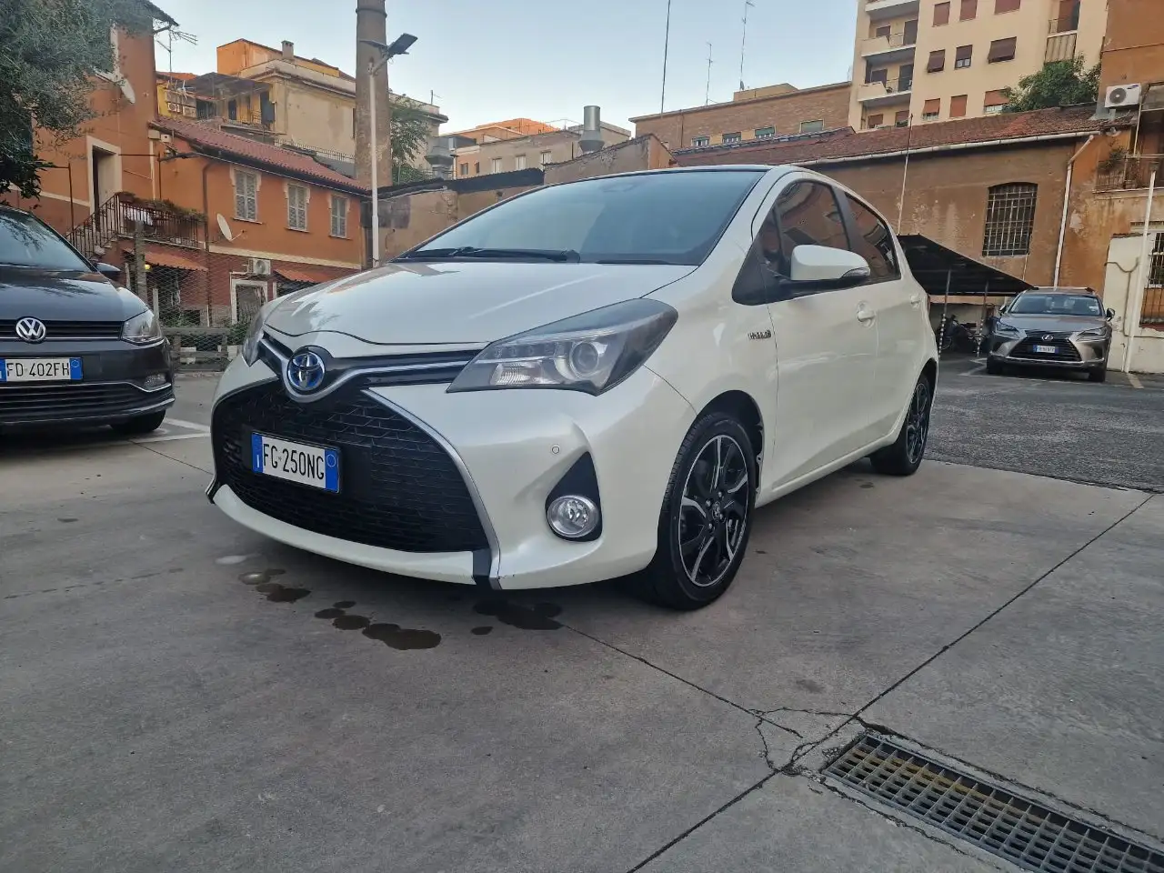 Toyota Yaris Yaris 5p 1.5h Hybrid Style — photo 1 of 15