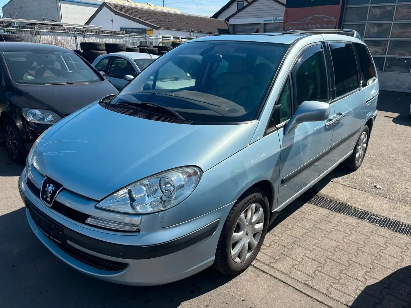 Peugeot 807 Platinum /Autom./SHZ/Navi/Klima/Pano/AHK/USB Grau - 1
