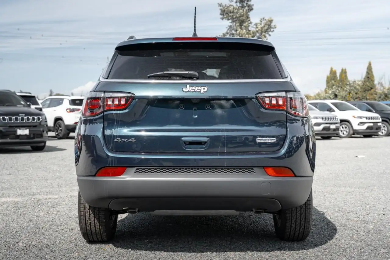 Jeep Compass снимка Jeep Compass