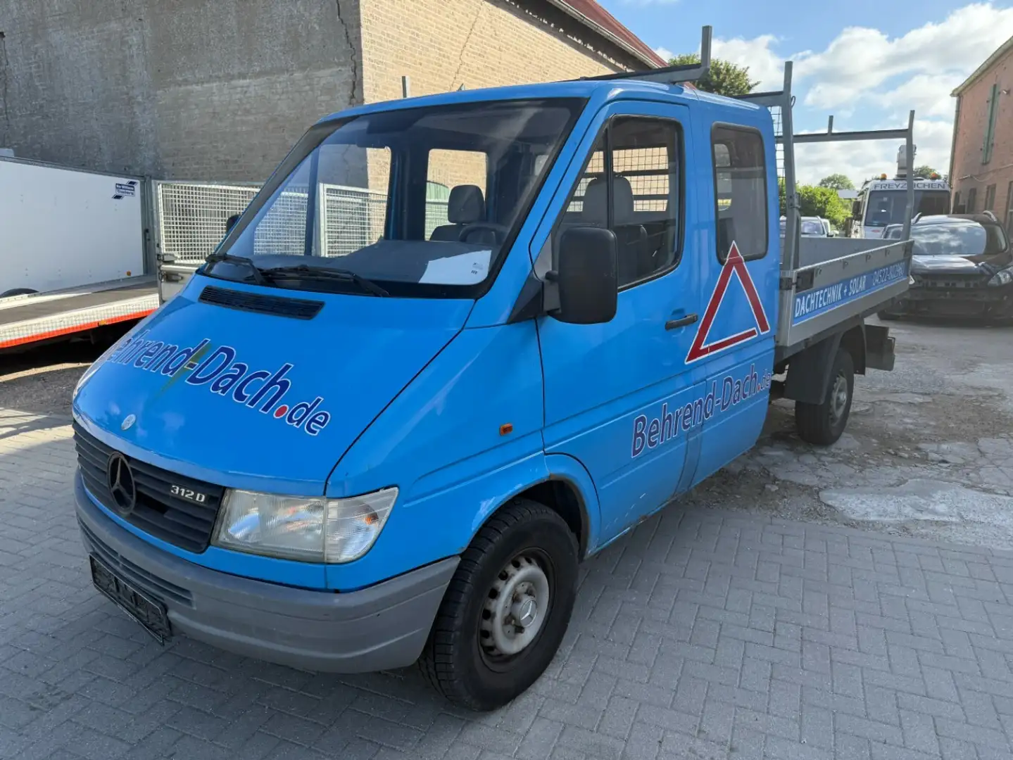 Mercedes-Benz Sprinter 312D Bleu - 2