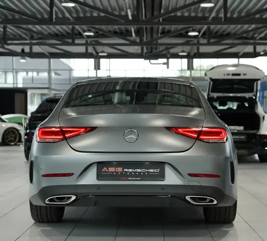 Mercedes-Benz 450 view 8