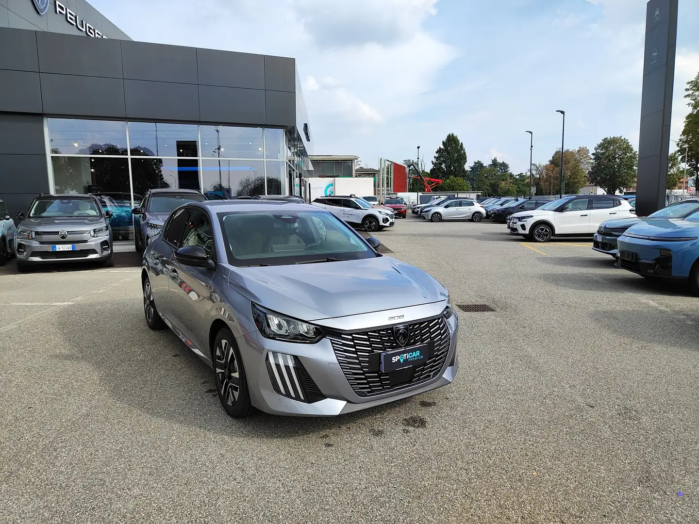 Peugeot 208 1.2 PureTech 100cv ALLURE  KM ZERO Silber - 1