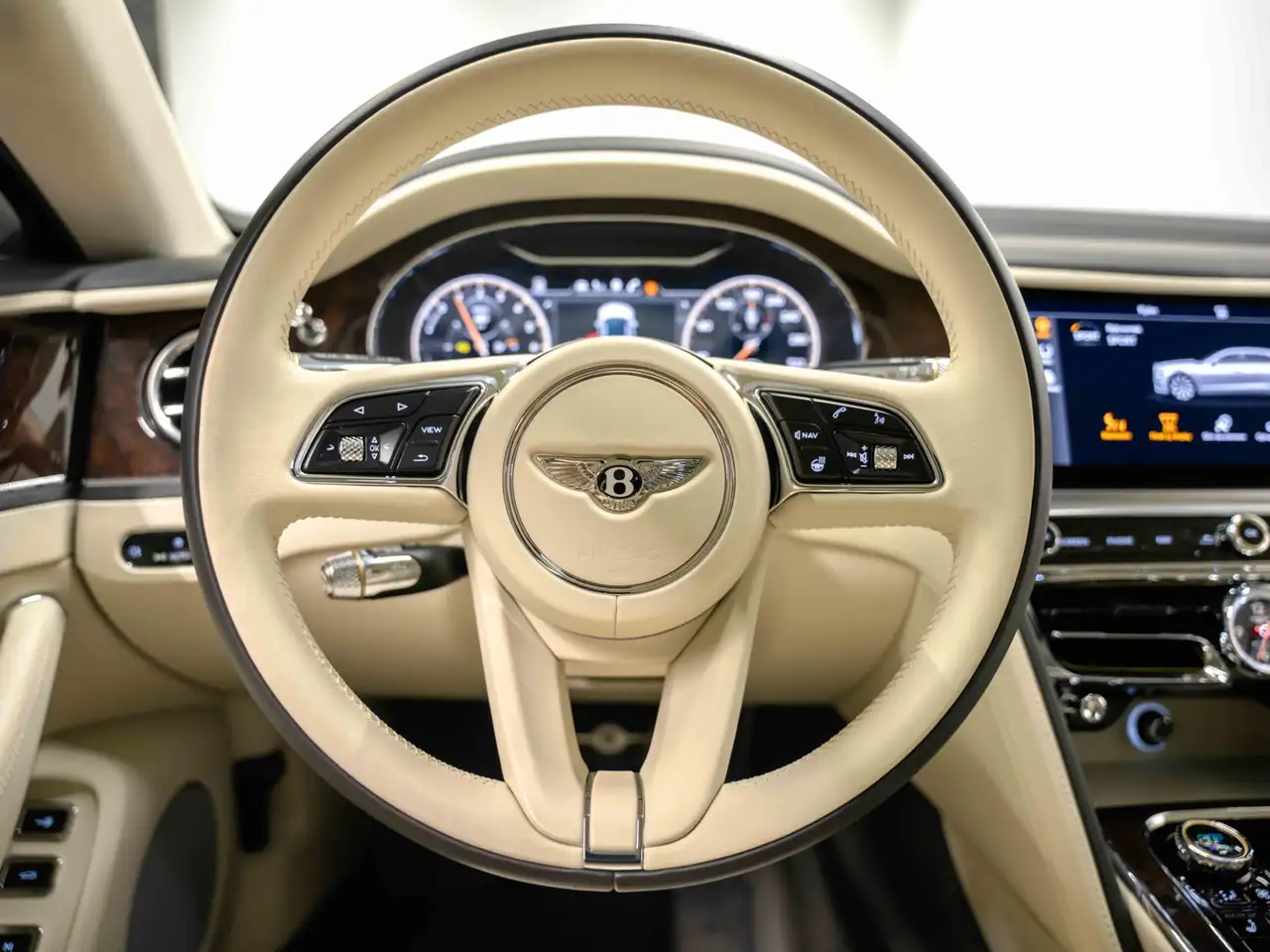 Bentley Flying Spur 2022 — фото 13