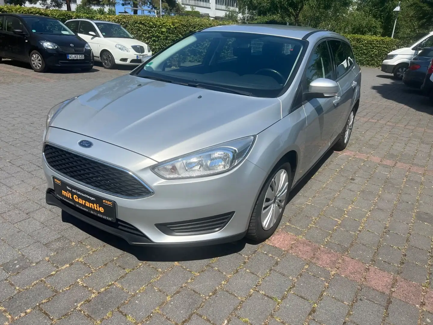 Ford Focus Turnier Trend Grijs - 1