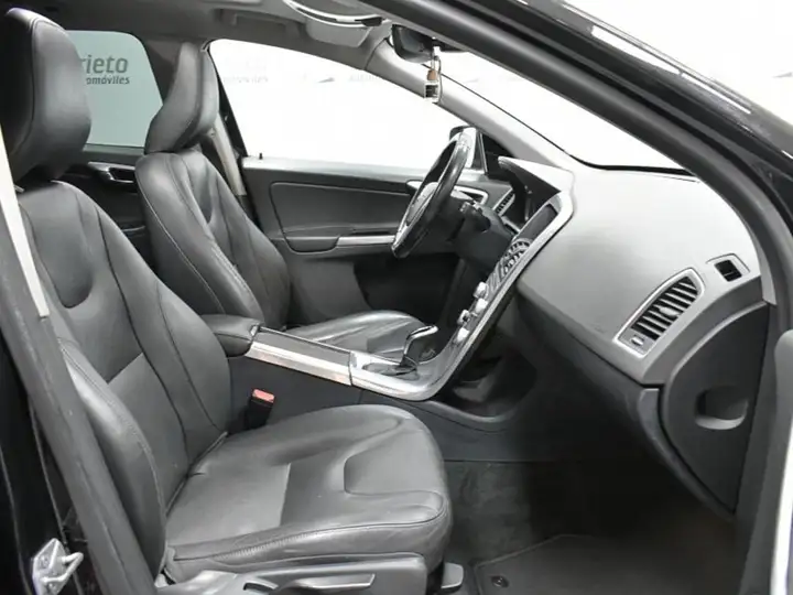 Volvo XC60 D3 Momentum 2016, foto 39