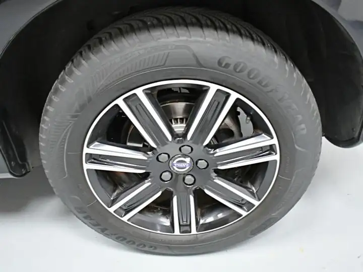 Volvo XC60 D3 Momentum 2016, foto 6