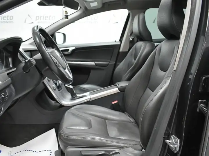 Volvo XC60 D3 Momentum 2016, foto 9