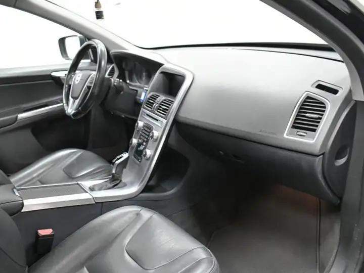 Volvo XC60 D3 Momentum 2016, foto 38