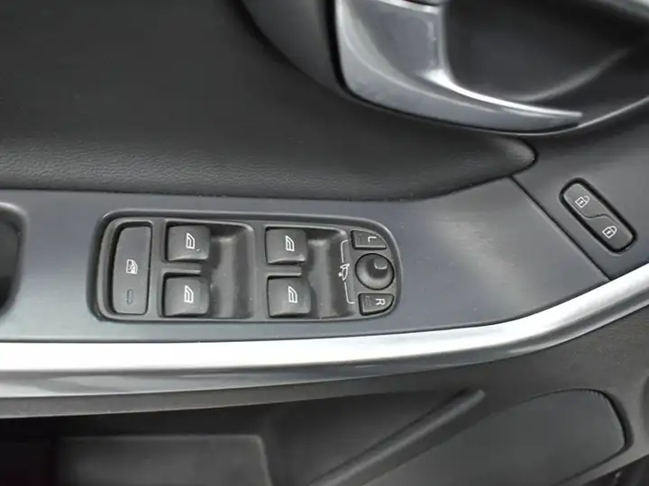 Volvo XC60 D3 Momentum 2016, foto 11