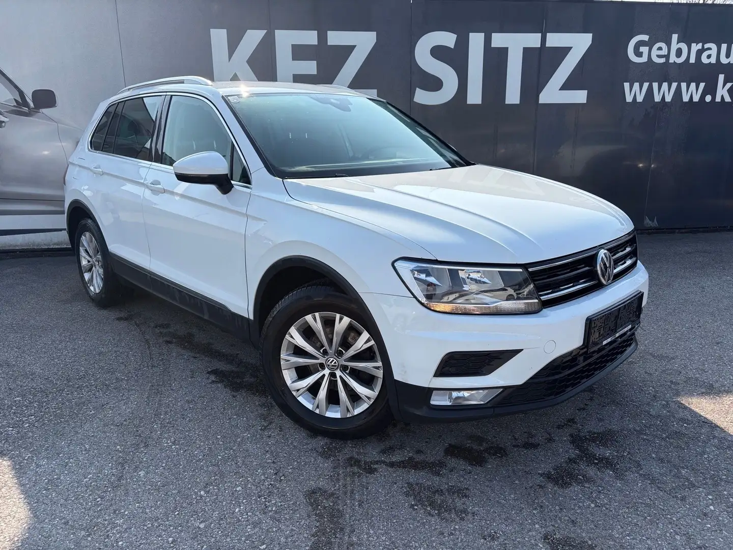 Volkswagen Tiguan 2,0 TDI SCR Comfortline Weiß - 1