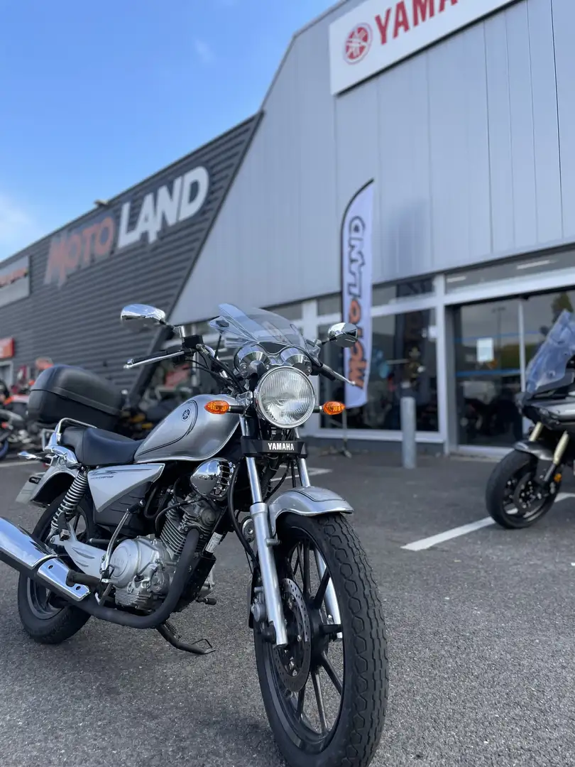 Yamaha YBR 125 Gri - 2