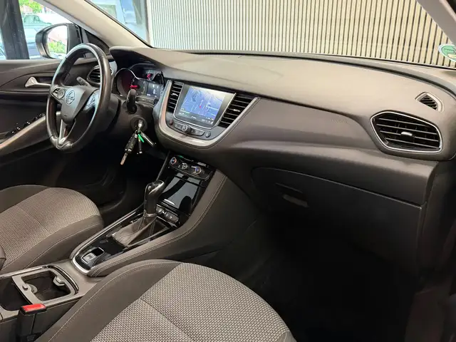 Opel Grandland X view 9