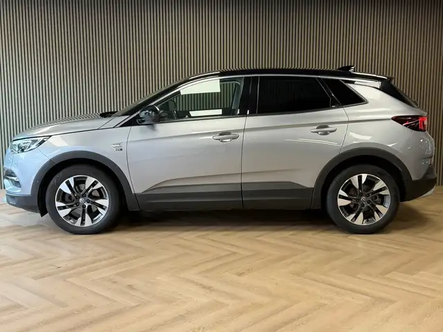 Opel Grandland X view 3