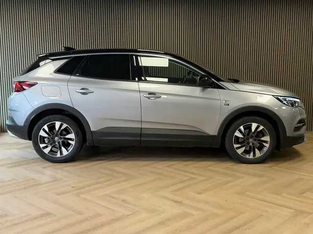 Opel Grandland X view 4