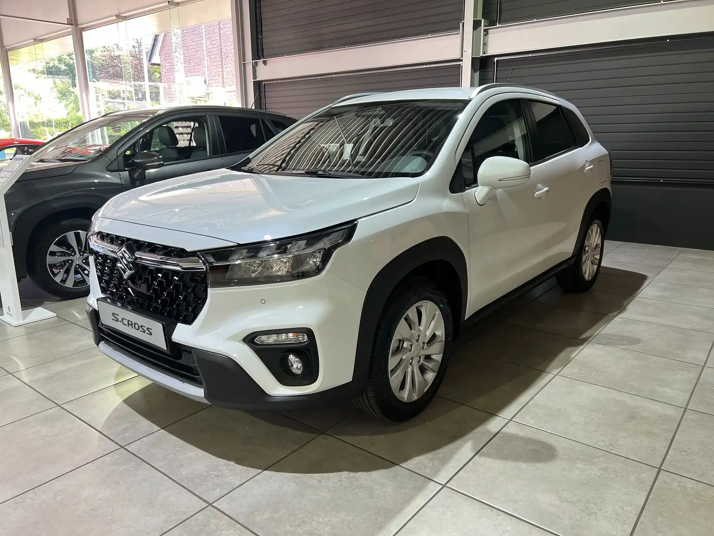 Suzuki S-Cross 1.4 Turbo Bjet 48V Hybrid GL+ Wit - 2