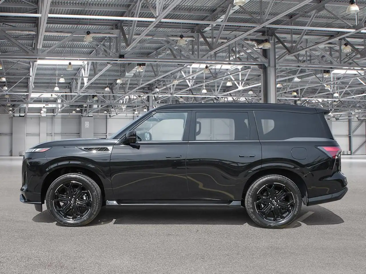 Infiniti QX80 снимка Infiniti QX80