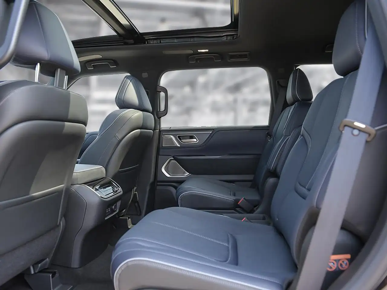 Infiniti QX80 снимка Infiniti QX80