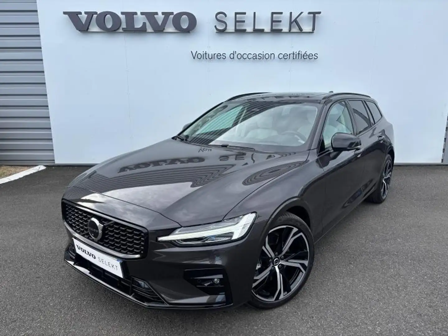 Volvo V60 B4 197ch Ultra Style Dark DCT 7 Gris - 1