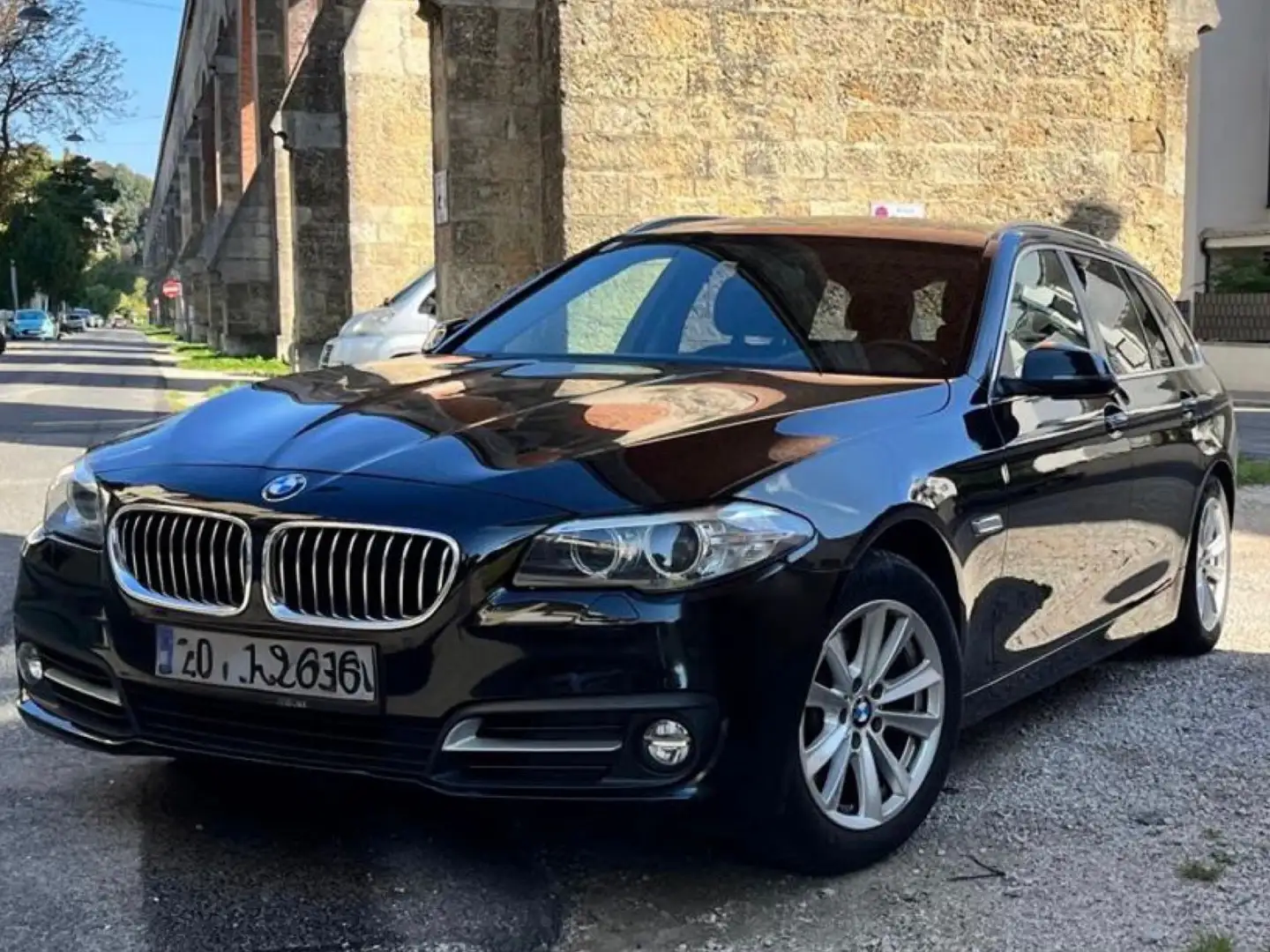 BMW 520 520d Touring Aut. - 1
