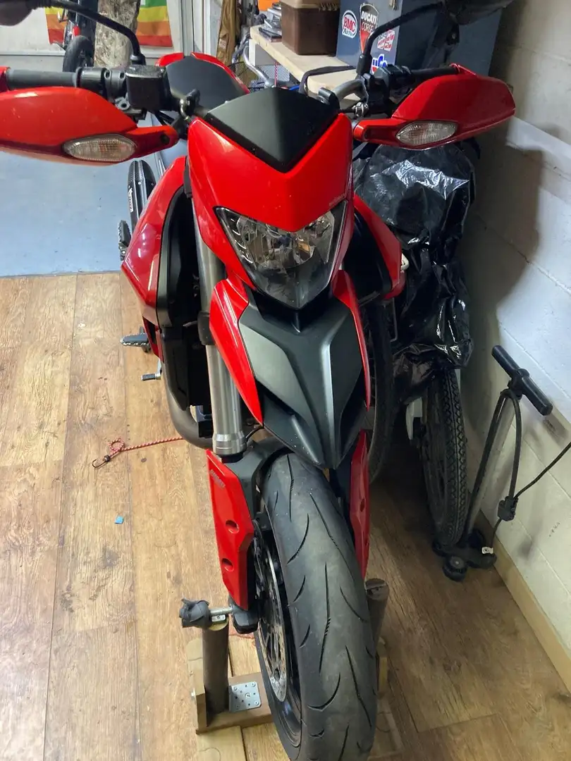 Ducati Hypermotard 821 Rood - 2