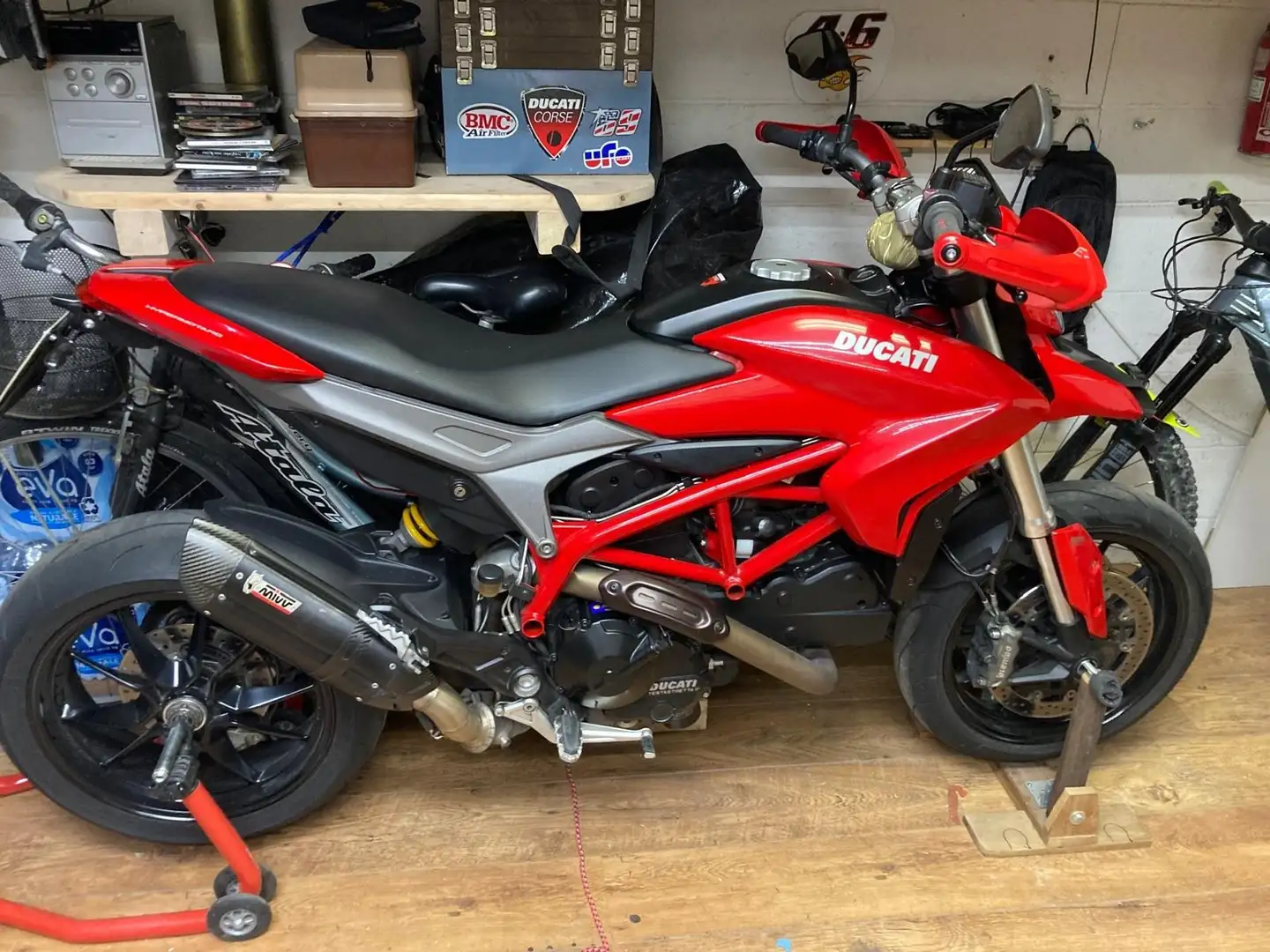 Ducati Hypermotard 821 Rood - 1