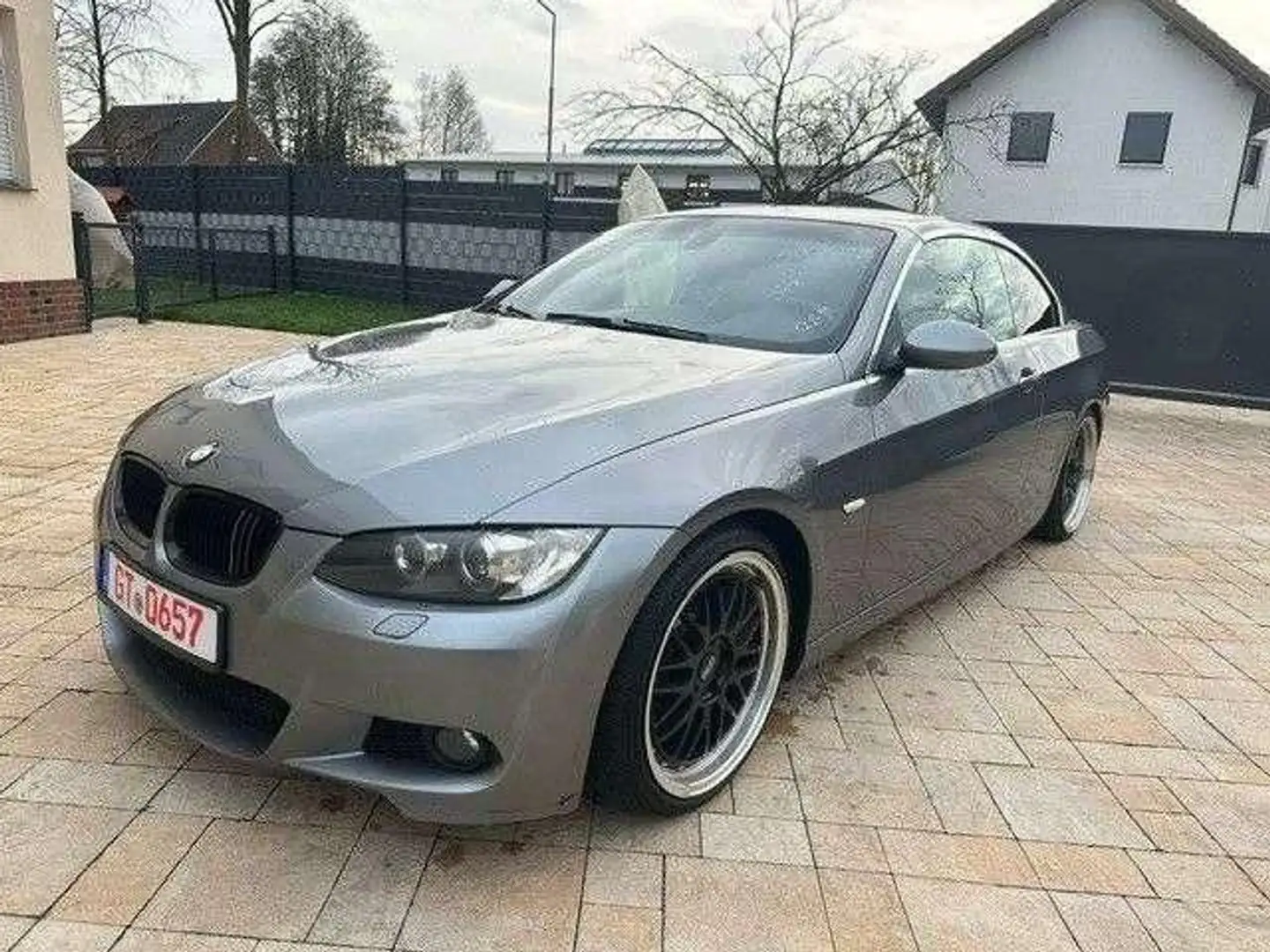 BMW 330 d Cabrio+M-Optik+Leder+Navi+Xenon+19 Zoll+ Gri - 1