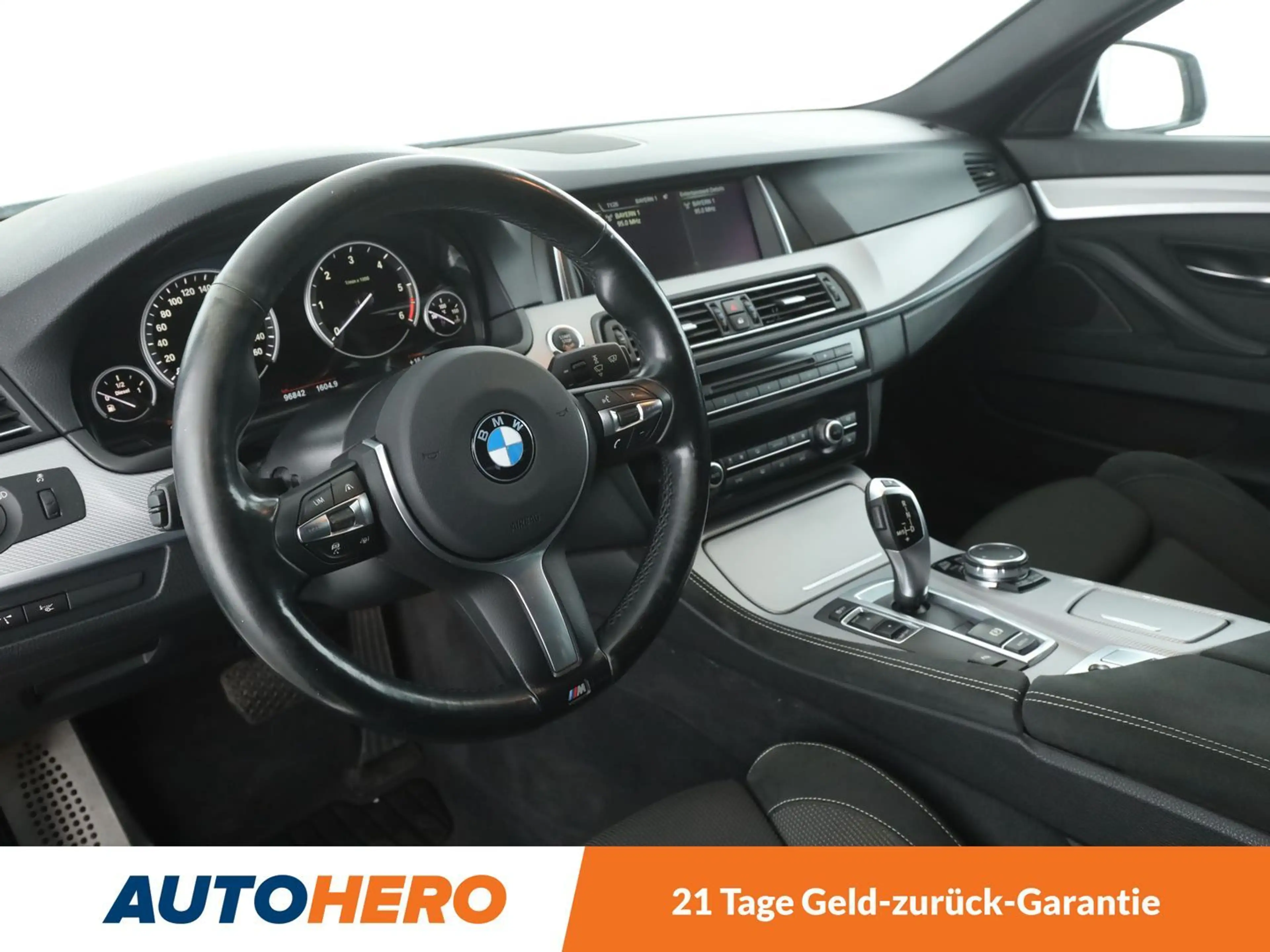 BMW 525 525d M Sport Aut.*NAVI*ACC*HUD*PANO*CAM*BI-XENON* — photo 11