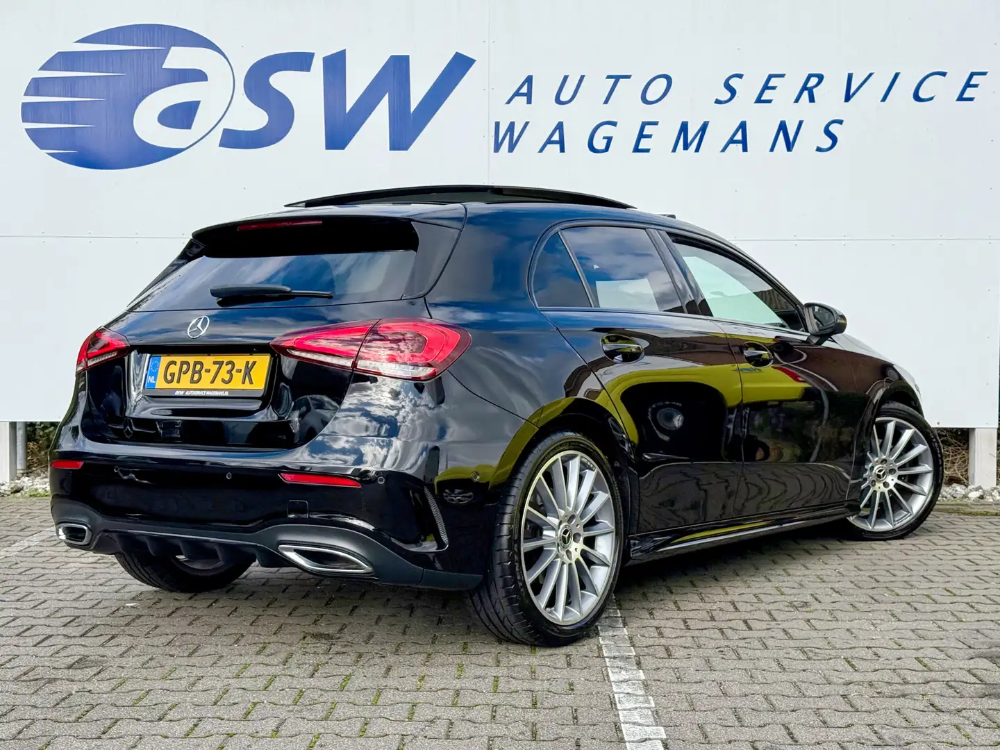 Mercedes-Benz A 200 Business Solution AMG | Pano | Ambient Light | LED Noir - 2