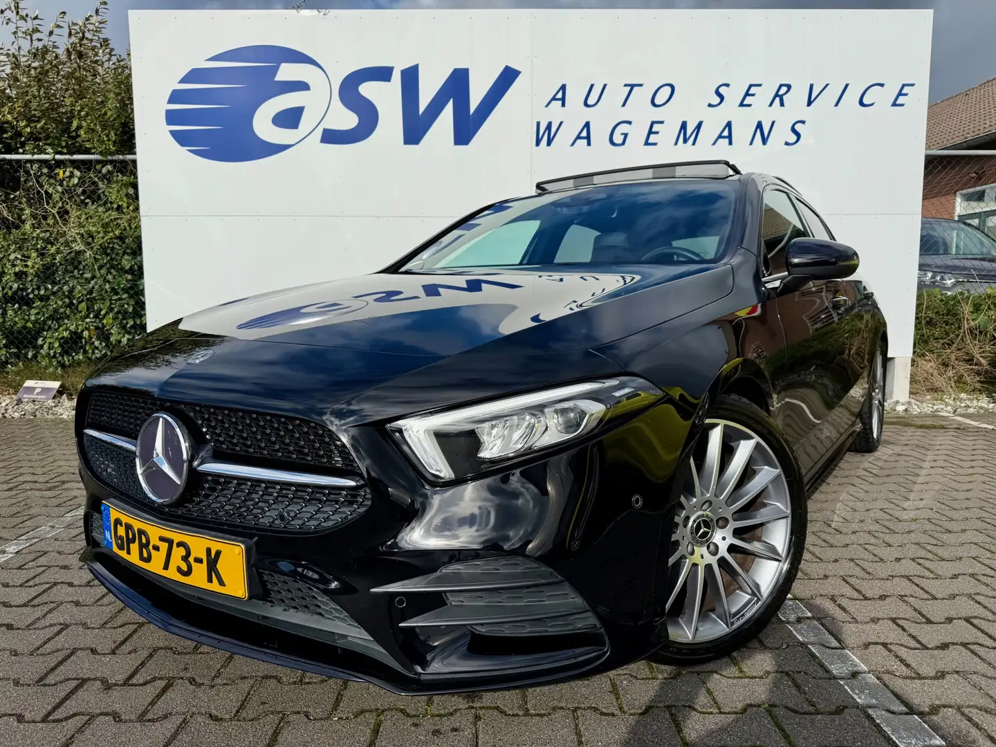 Mercedes-Benz A 200 Business Solution AMG | Pano | Ambient Light | LED Schwarz - 2
