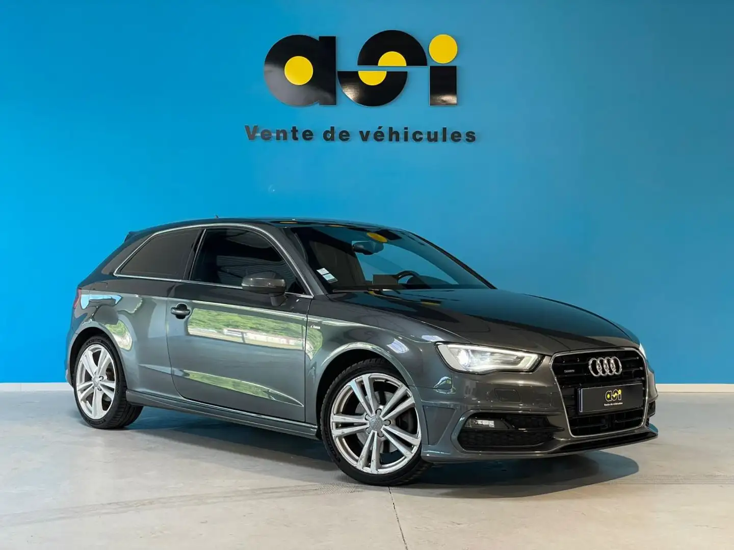 Audi A3 1.8 TFSI   Quattro S LINE Schwarz - 1