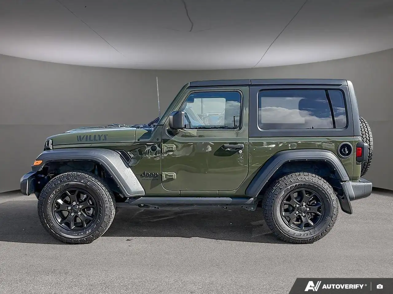 Jeep Wrangler снимка Jeep Wrangler