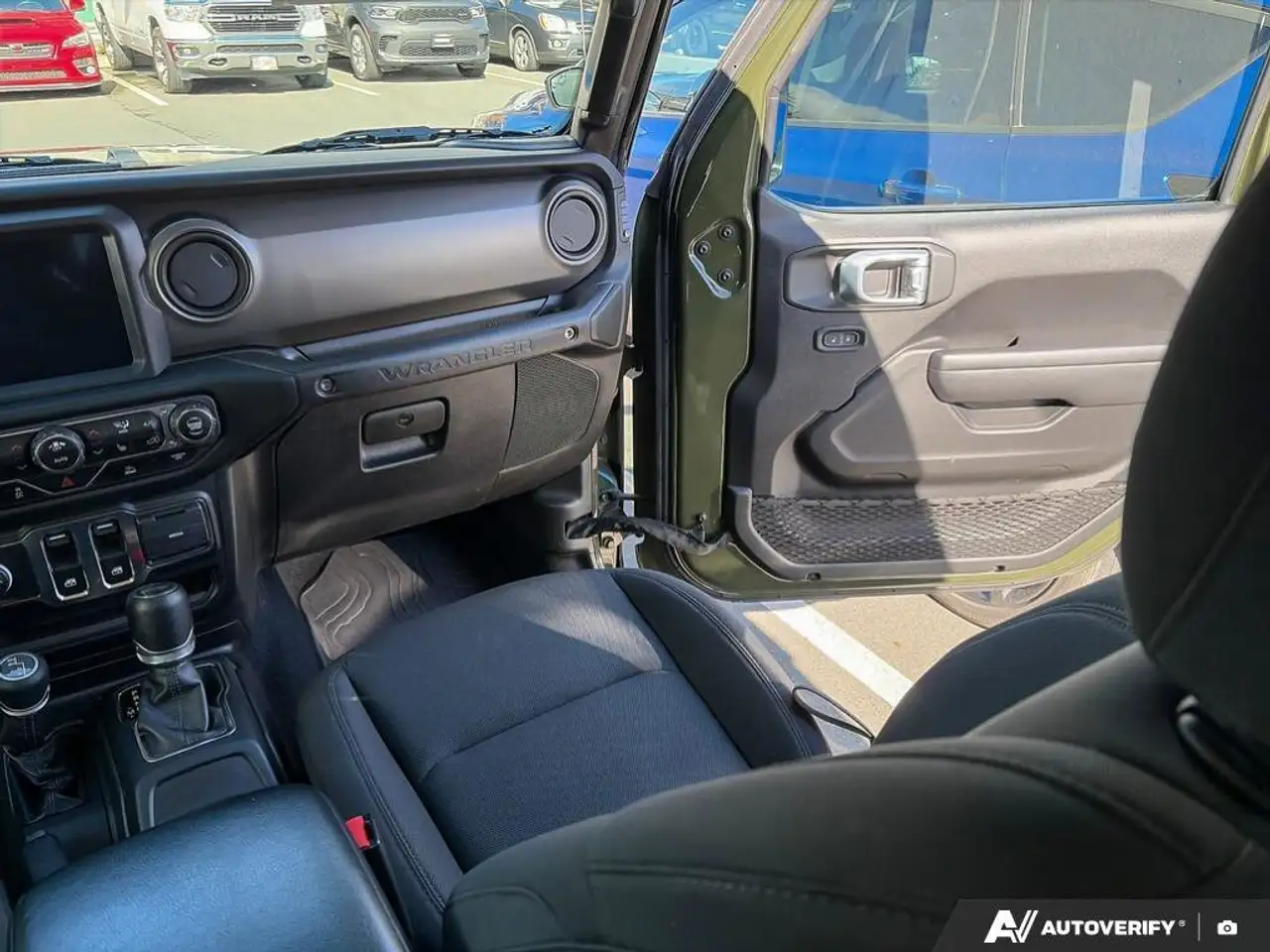 Jeep Wrangler снимка Jeep Wrangler