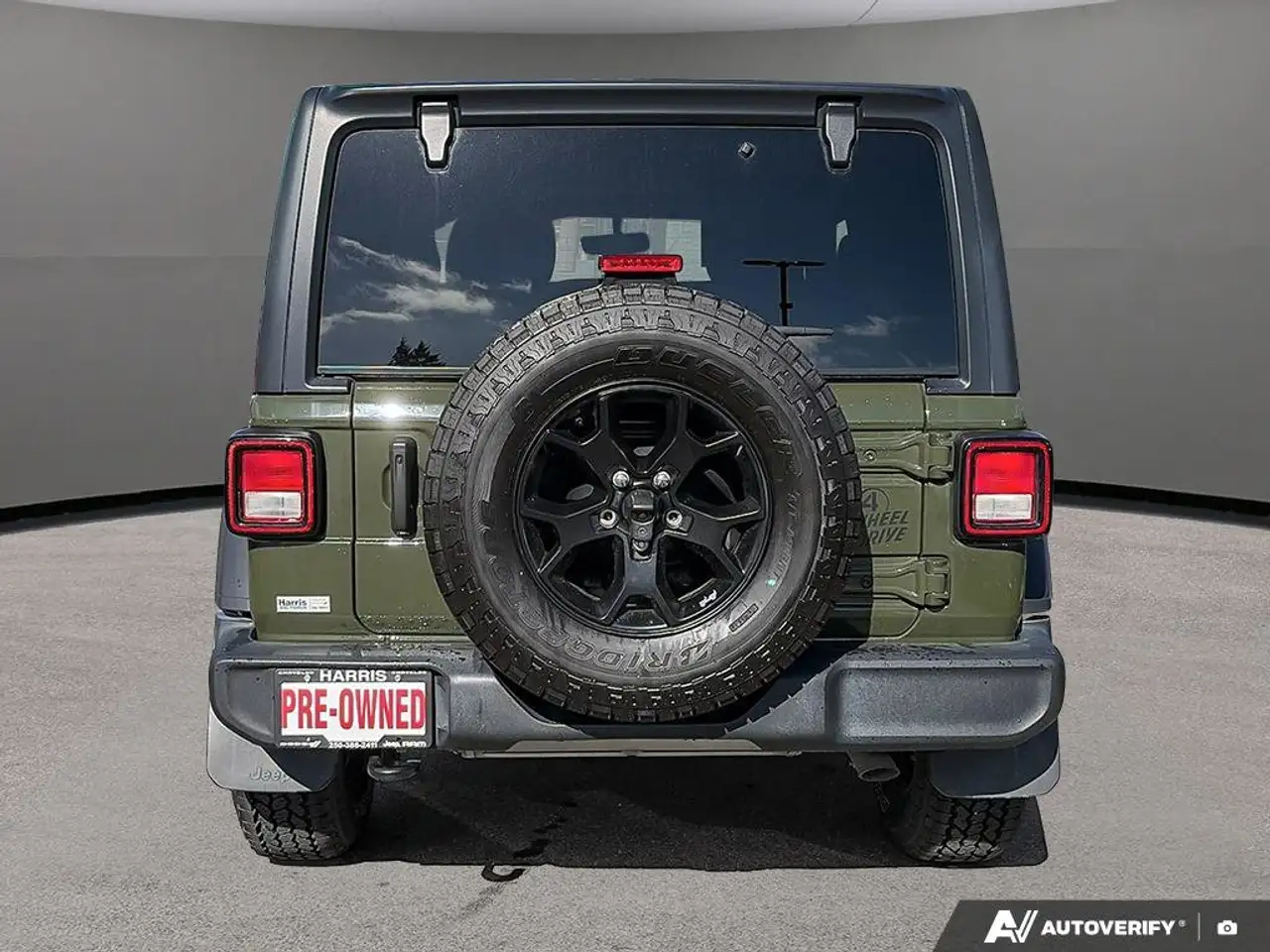 Jeep Wrangler снимка Jeep Wrangler
