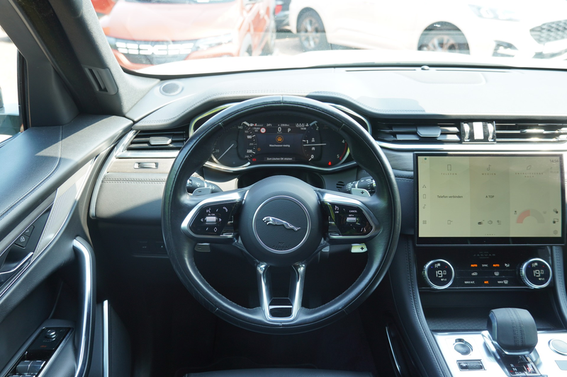 Jaguar F-Pace F-PACE 2.0 M-Hybrid Basis AWD LED Navi ACC 360° — photo 9