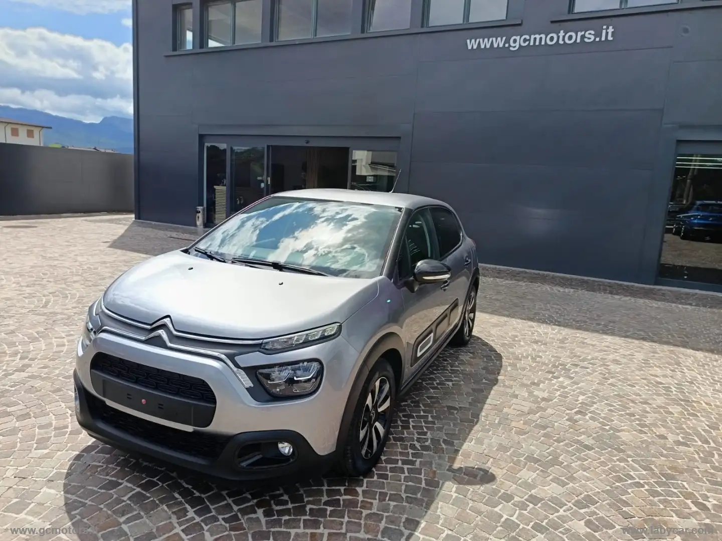 Citroen C3 PureTech 110 S&S Max Grijs - 1