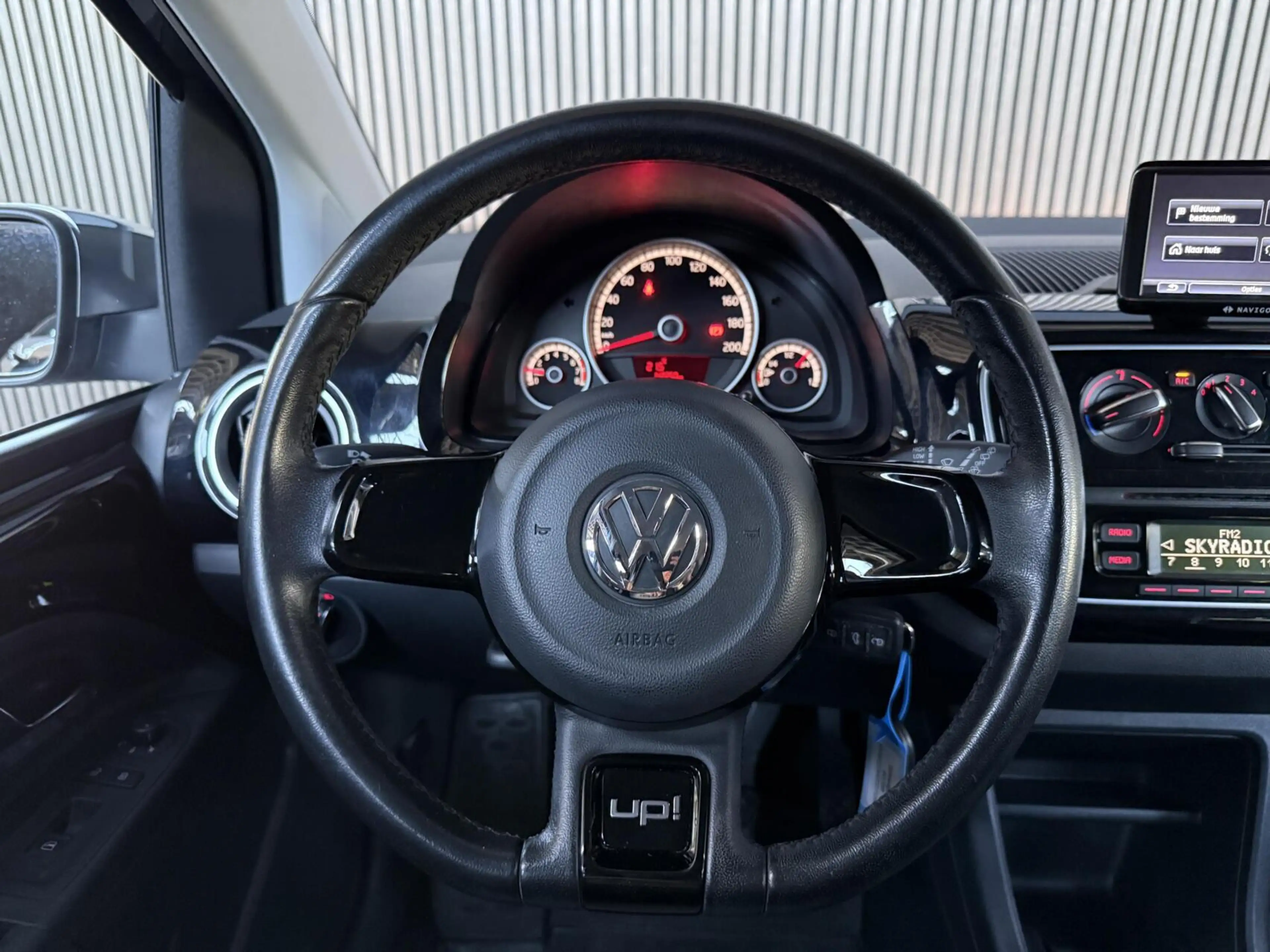 Volkswagen up! 1.0 take up! BlueMotion BLACK EDITON|NL AUTO — photo 5