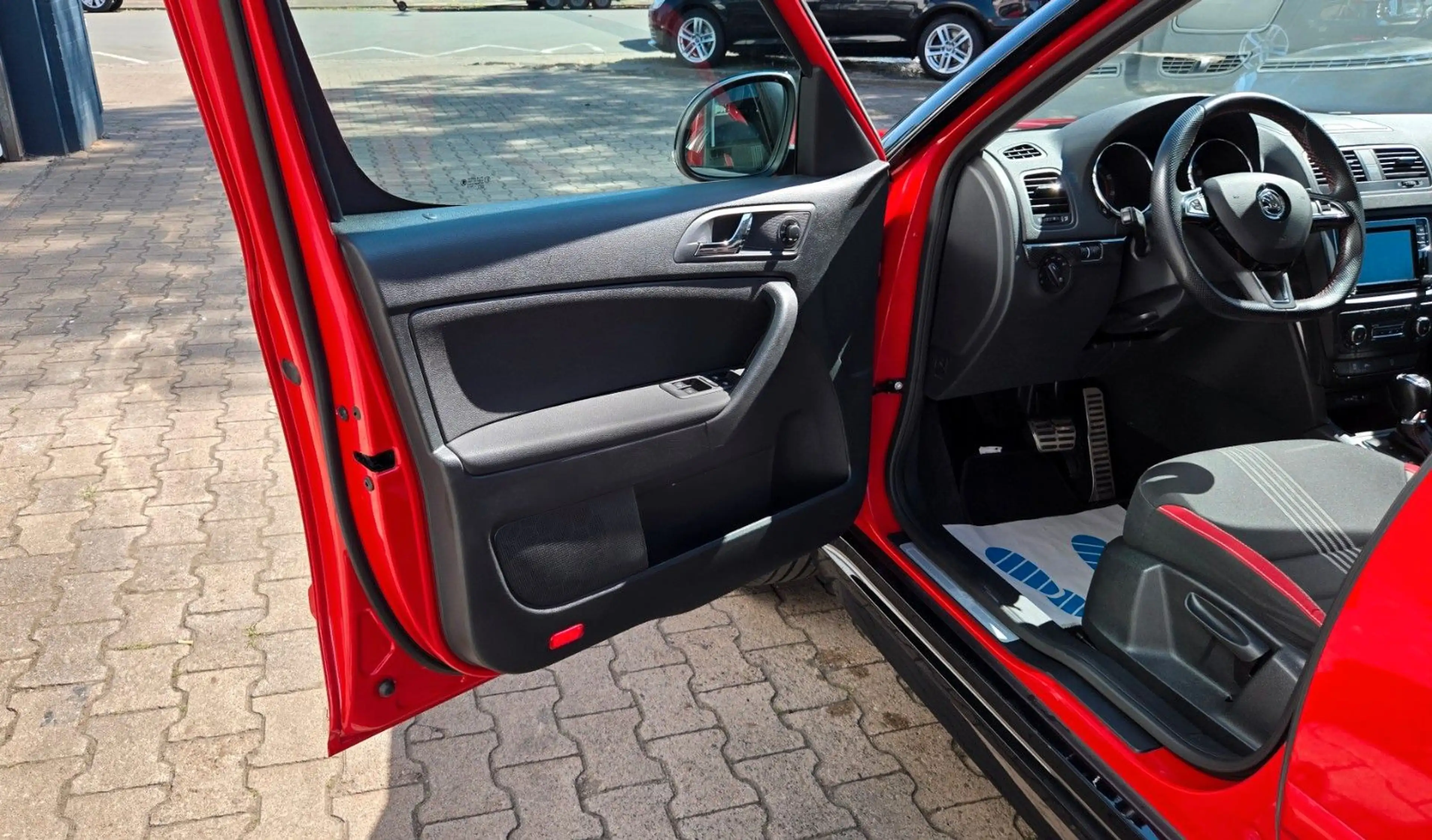 Skoda Yeti 1.Hand Monte Carlo Anhängerkupplung Navi — photo 15