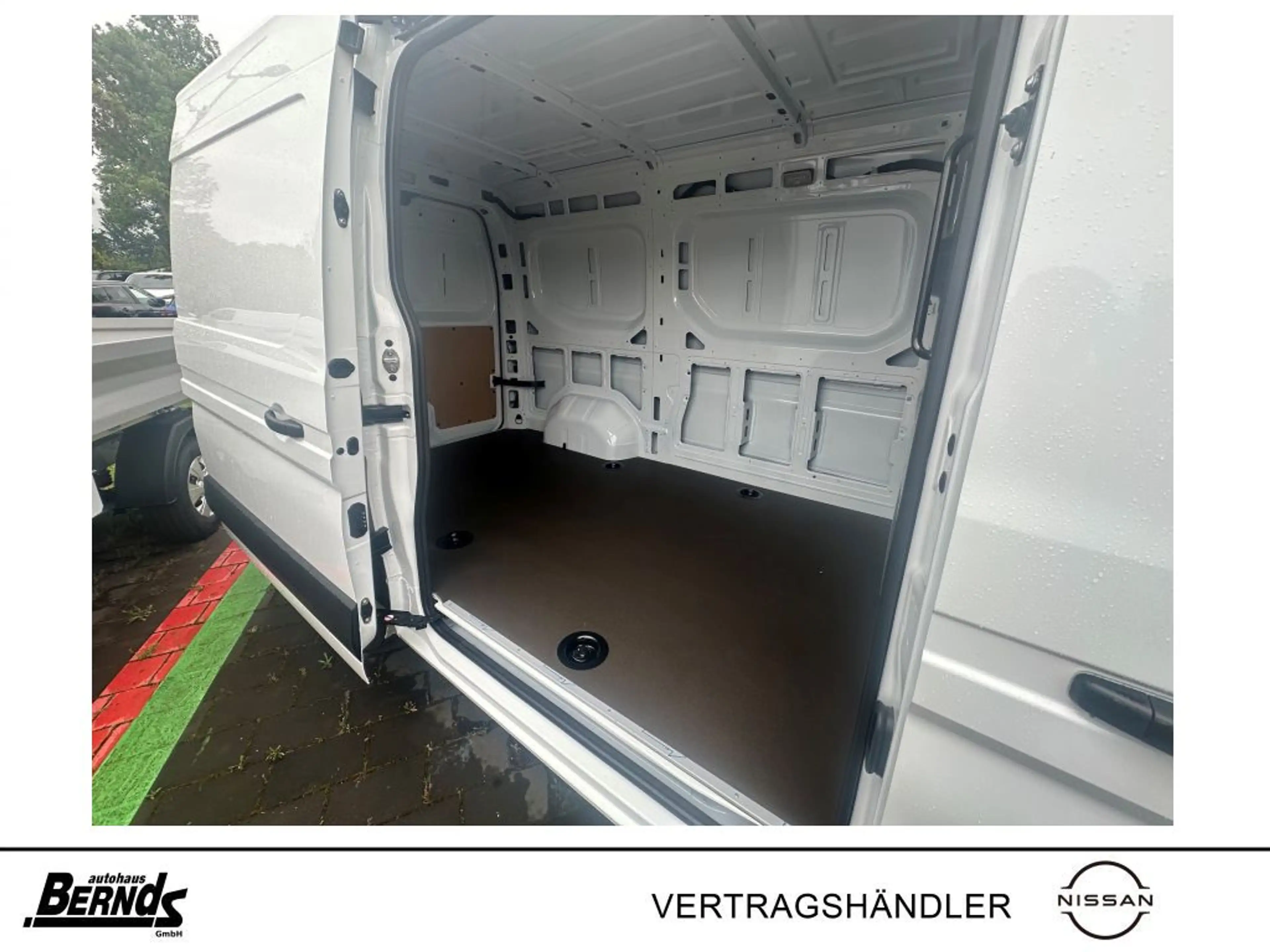Nissan Interstar e-Interstar L2H2 3,5 87 kWh FWD N-Connecta — photo 9