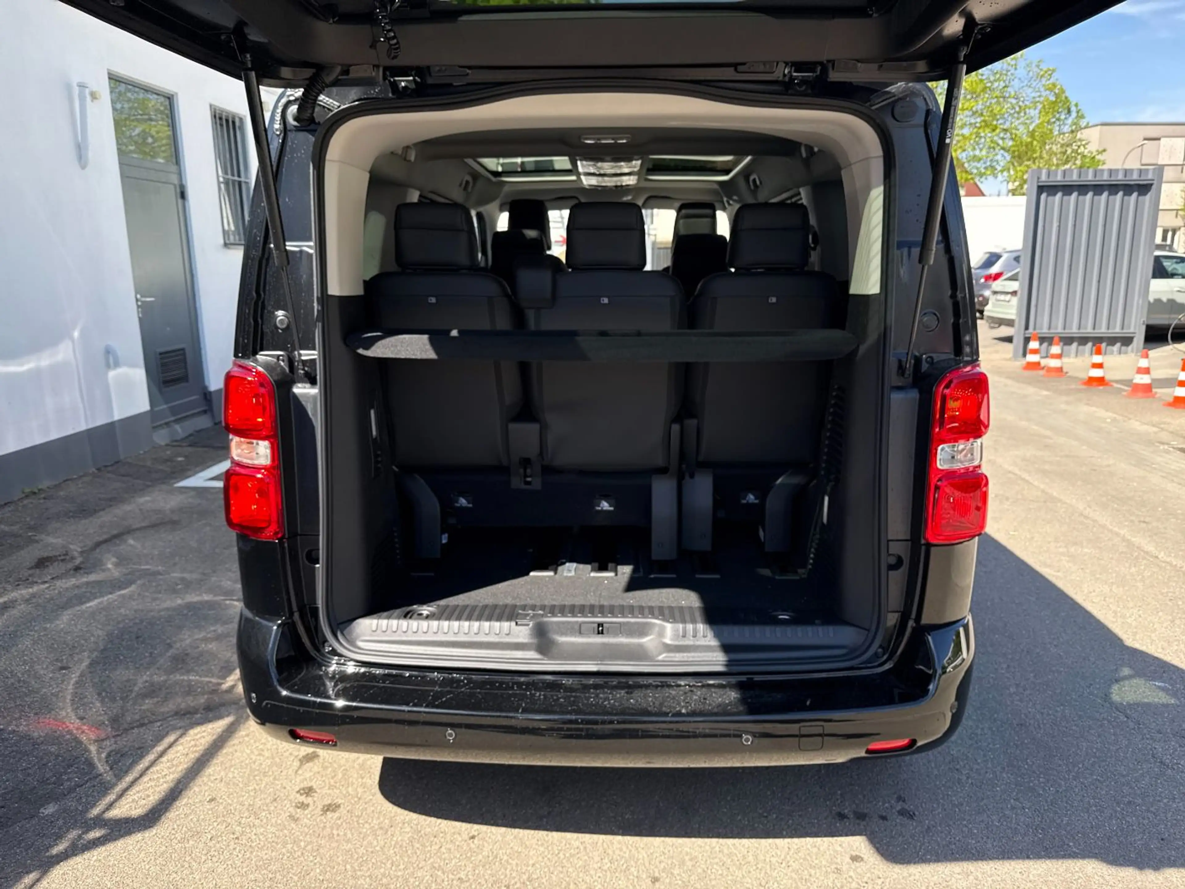 Citroen Spacetourer 2.2 Diesel 180 Max LED+Navi+SHZ+Kam. — photo 12