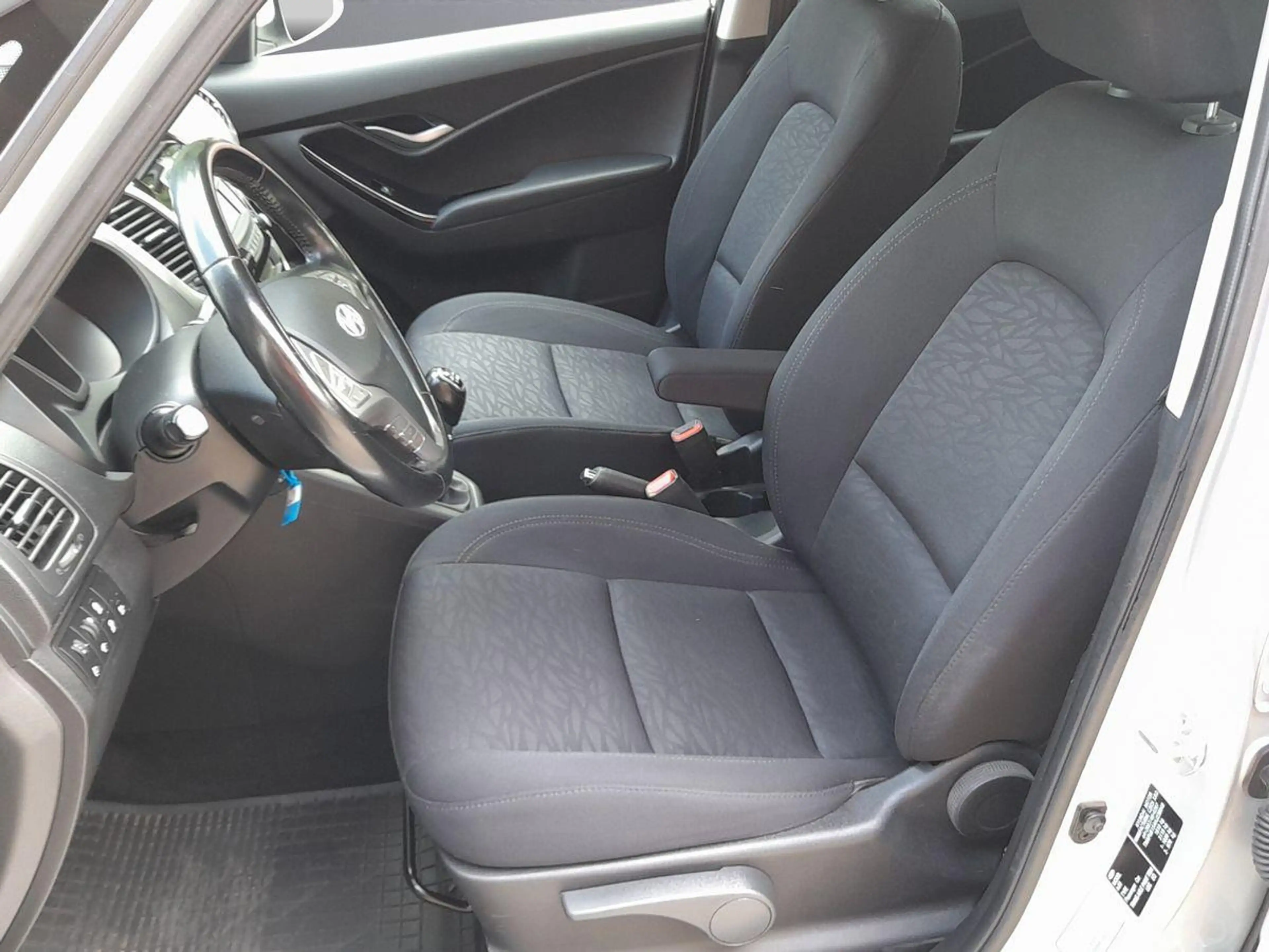 Hyundai iX20 I 1.6 CRDi I 116 PS I TEMPOMAT I USB I LM-Felgen I — photo 9