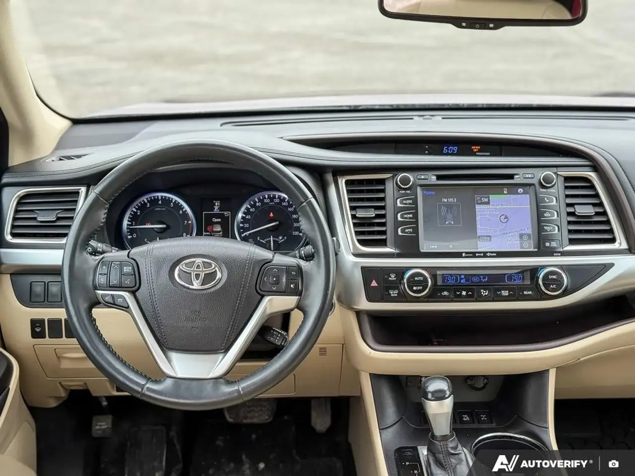 Toyota Highlander снимка Toyota Highlander
