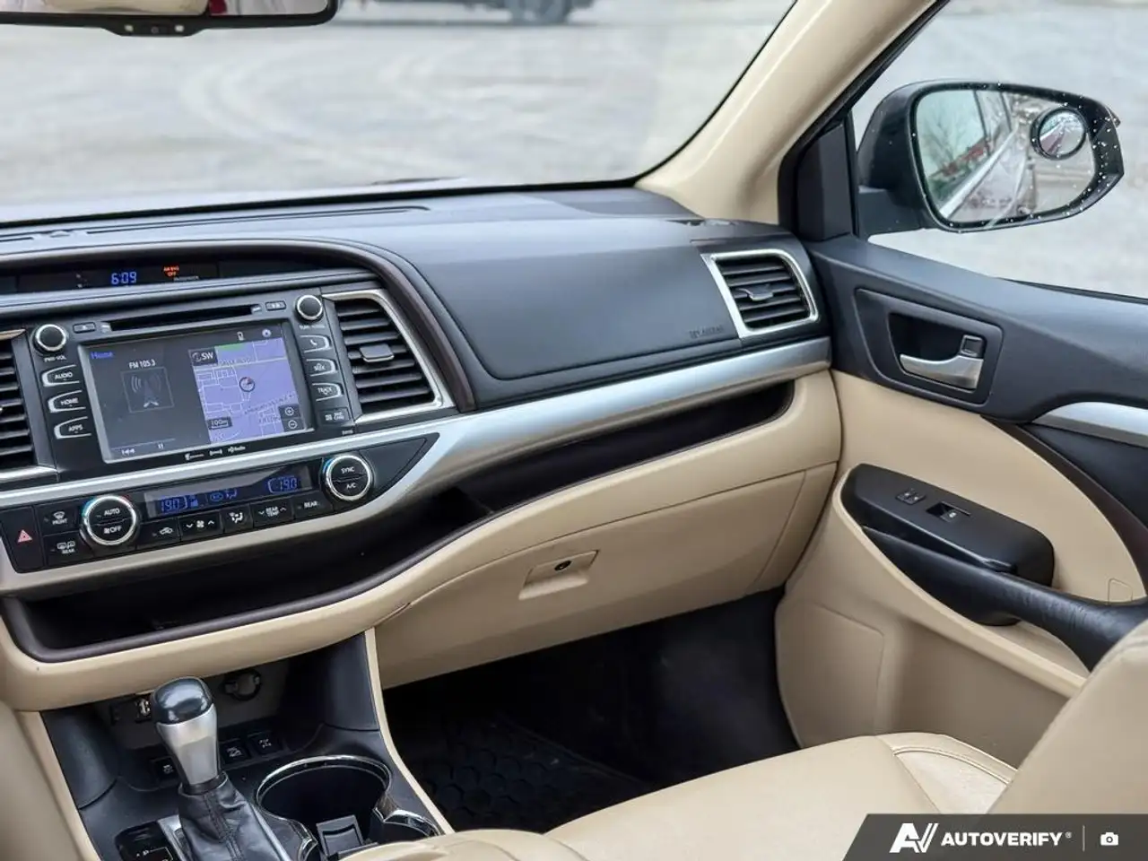 Toyota Highlander снимка Toyota Highlander