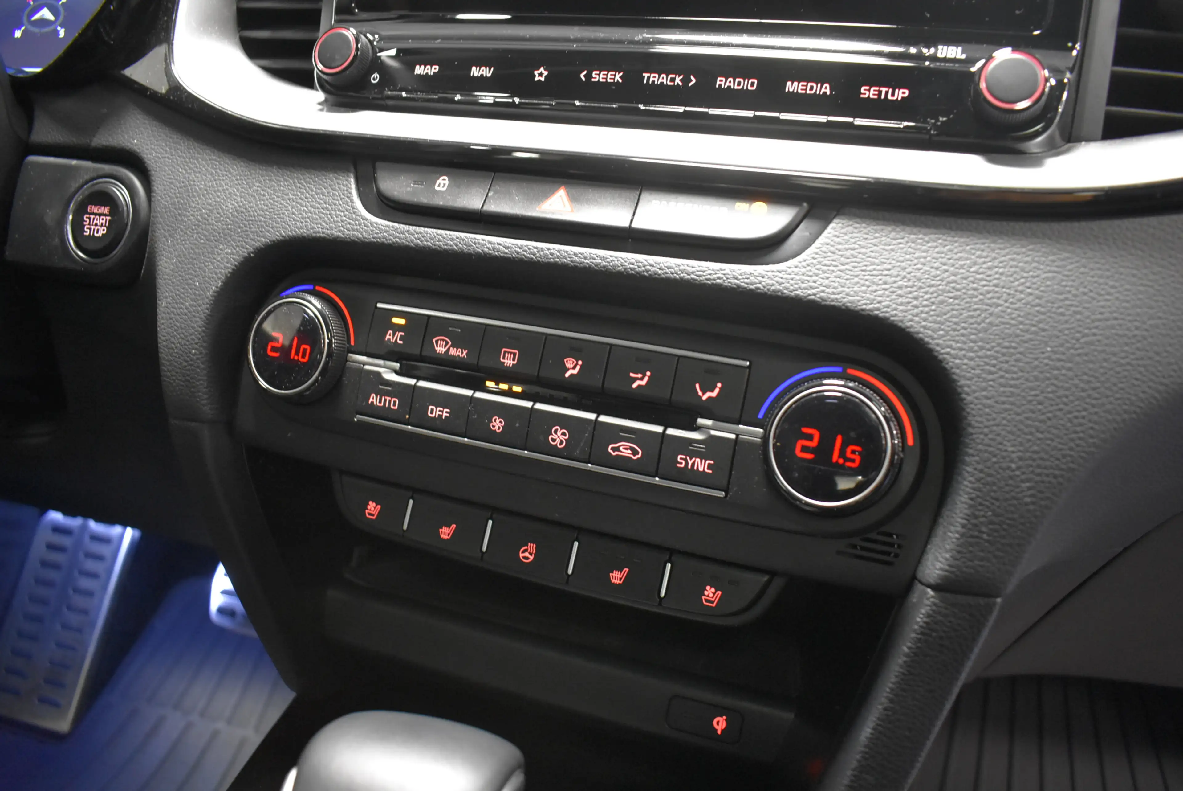 Kia Ceed SW / cee'd SW 1.6 CRDI Platin Aut Lede Panor — photo 10