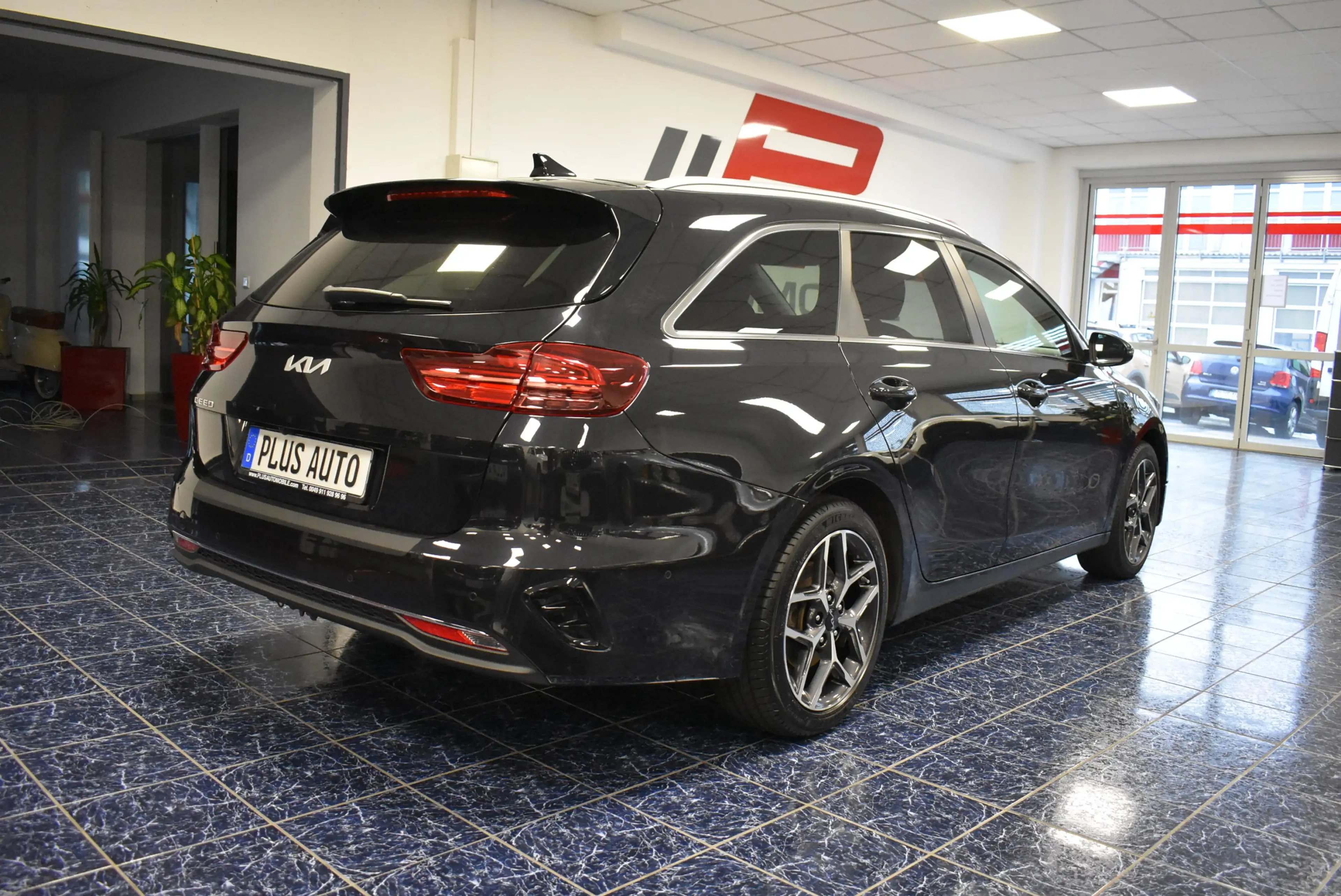 Kia Ceed SW / cee'd SW 1.6 CRDI Platin Aut Lede Panor — photo 3