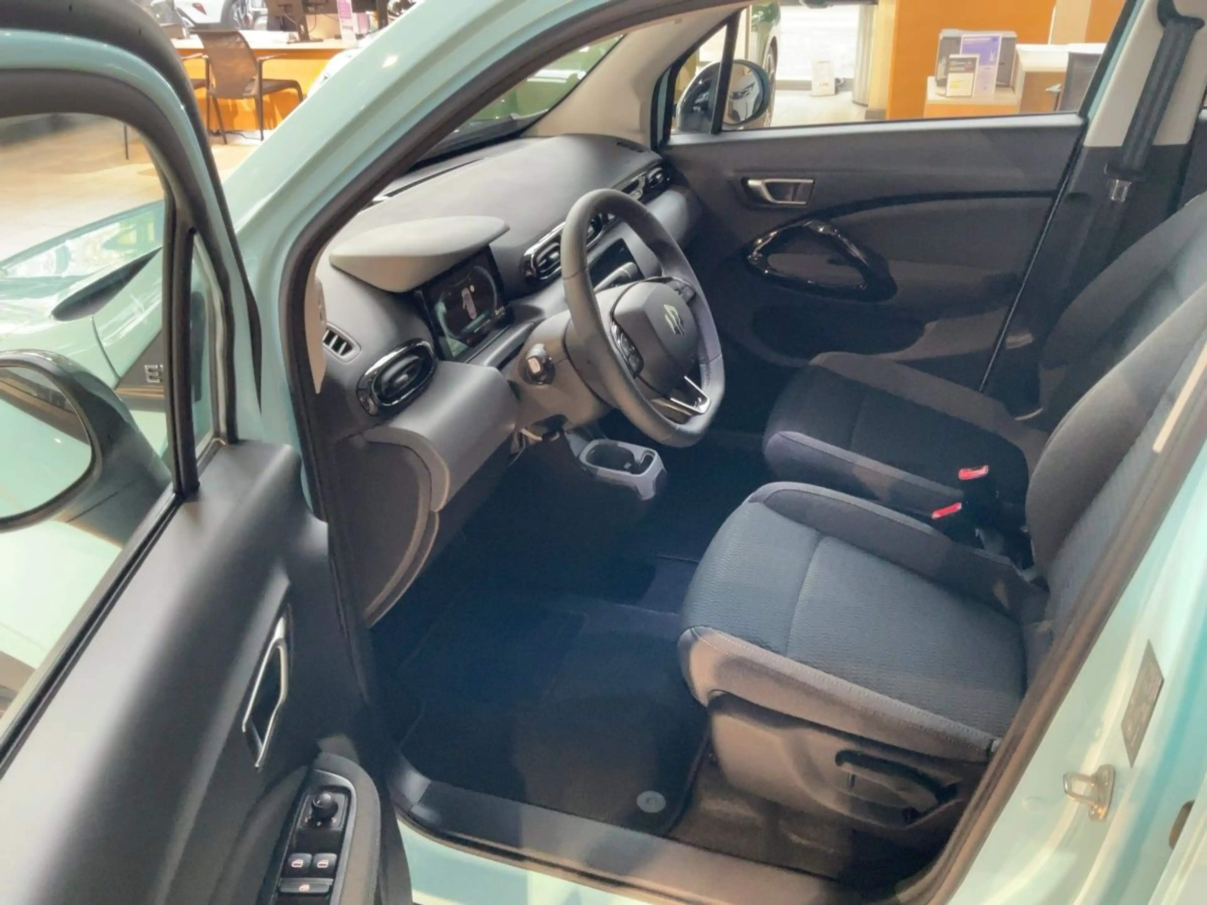 Leapmotor T03 37.3 kWh SMART NAVI KAMERA PDC PANO KLIMA — photo 7